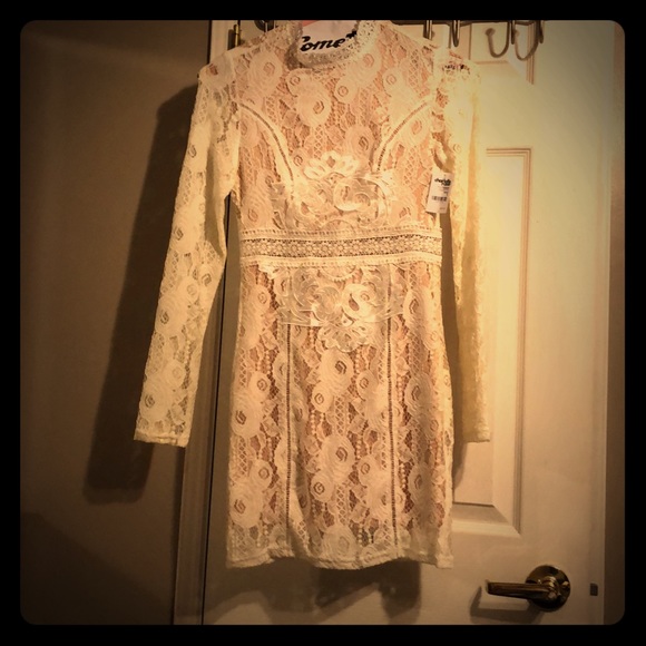 Charlotte Russe Dresses & Skirts - Ivory lace long sleeve dress